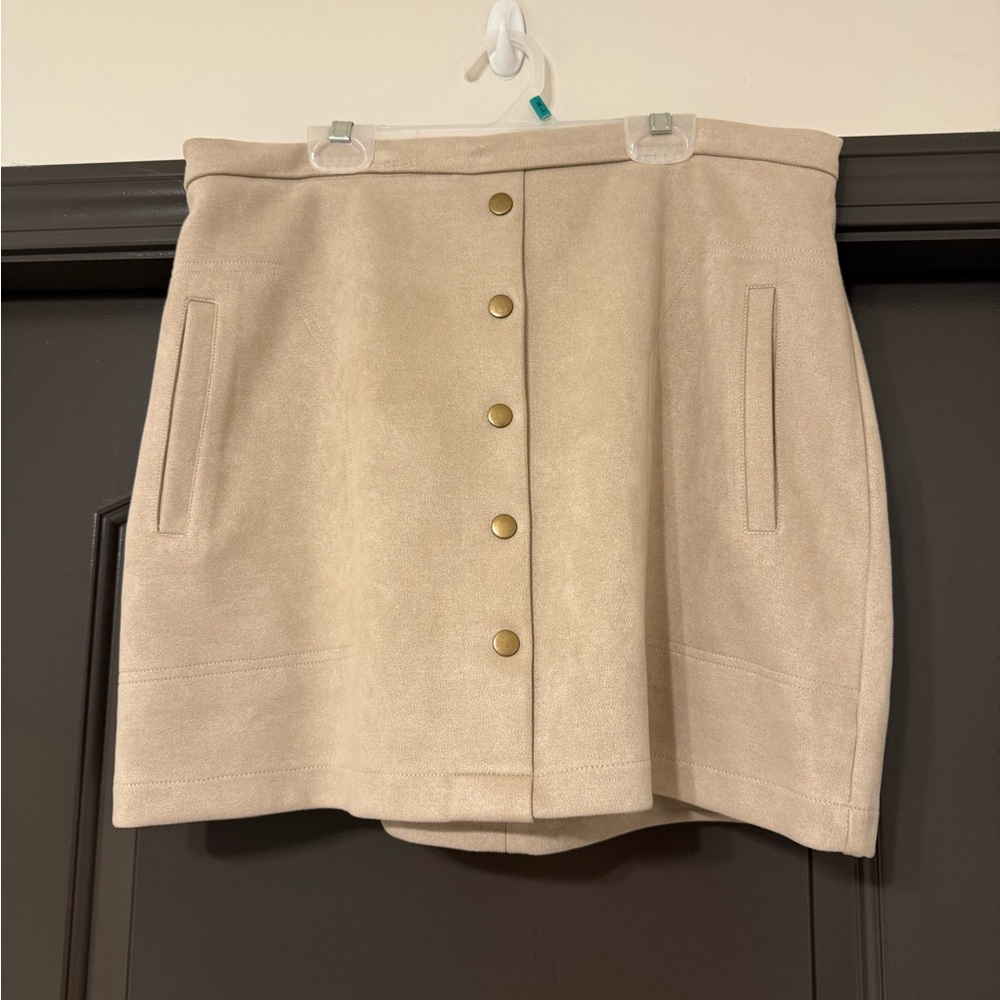 HYFVE/dry goods stone/gray faux suede button front mini skirt with pockets